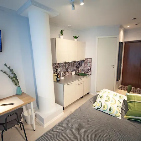 Apartment Cozy Small In A Heart Of Kunderi Street