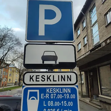 Cozy Small In A Heart Of Kunderi Street Apartment *