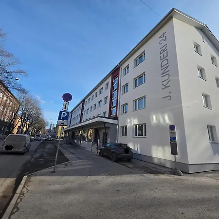 Cozy Small In A Heart Of Kunderi Street Apartamento *